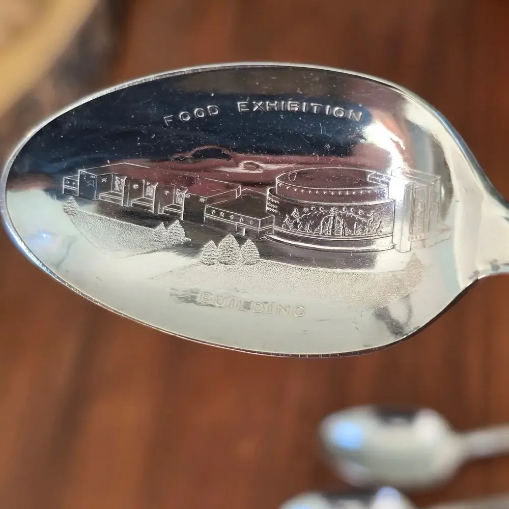 VTG WM Rogers 1939 New York Worlds Fair Spoons Silver Plate Pavillions Souvenir